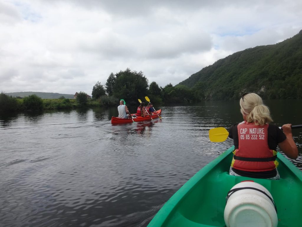 Activiteit Kanoën in de Franse Lot rivier bij Domaine Des Etoiles.